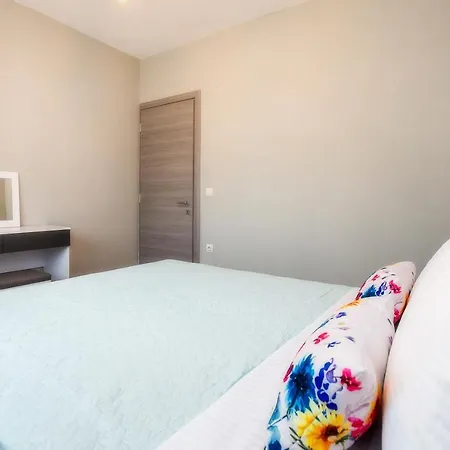 Apartment Zara Astris